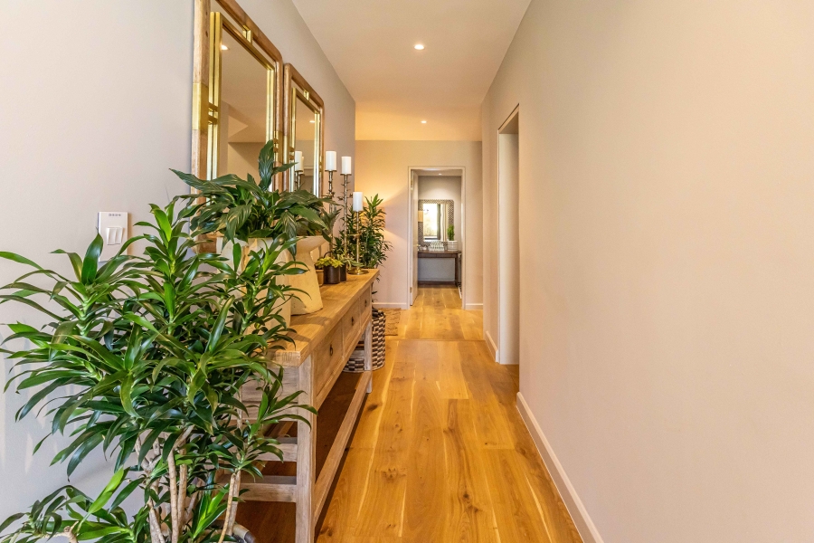 4 Bedroom Property for Sale in Fresnaye Western Cape